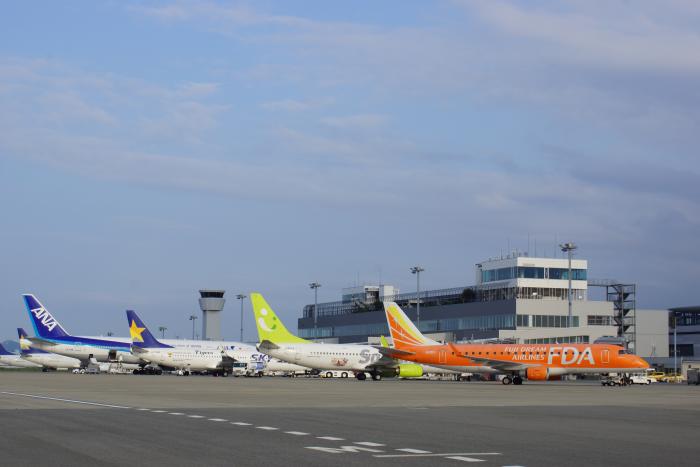 神戸空港に止まっている飛行機