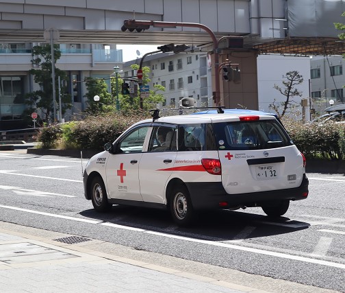 ワクチン接種についてアナウンスする街宣車の様子