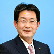 髙士 薫 氏